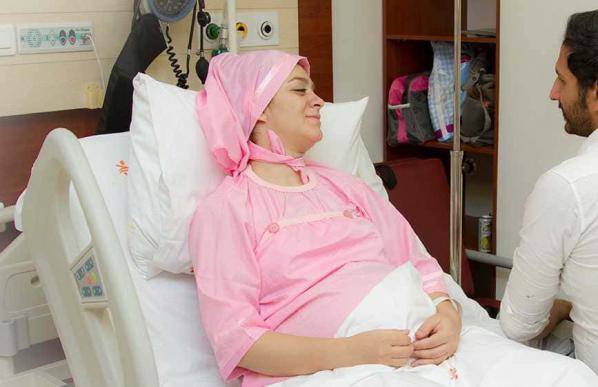 انواع لباس صورتی زنان باردار بیمارستانی